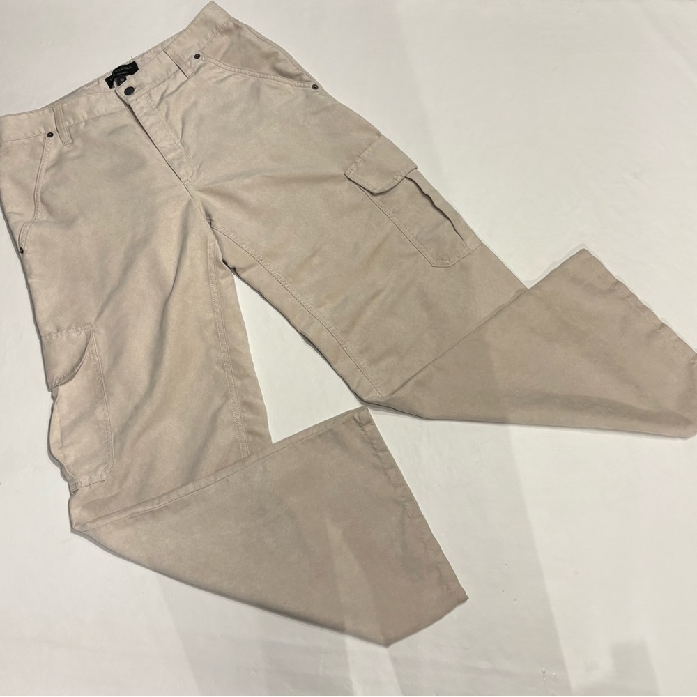 Banana Republic Women’s Vegan Suede Cargo Pants. Size 10. Excellent condition.